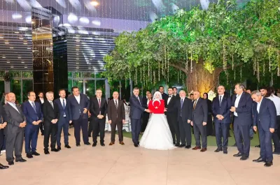 İçişleri Bakanı Mustafa Çiftçi’den genç çifte “3 Çocuk” mesajı