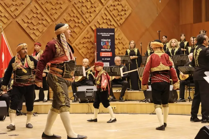 Seymen ve Bacıerenler “Eşik” konserinde sahne aldı